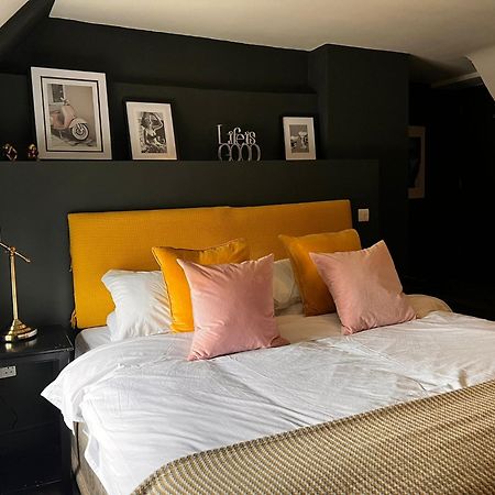 El Camino Suites Stamford Room photo