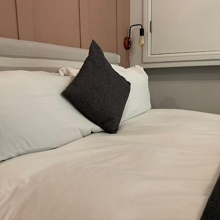 El Camino Suites Stamford Room photo