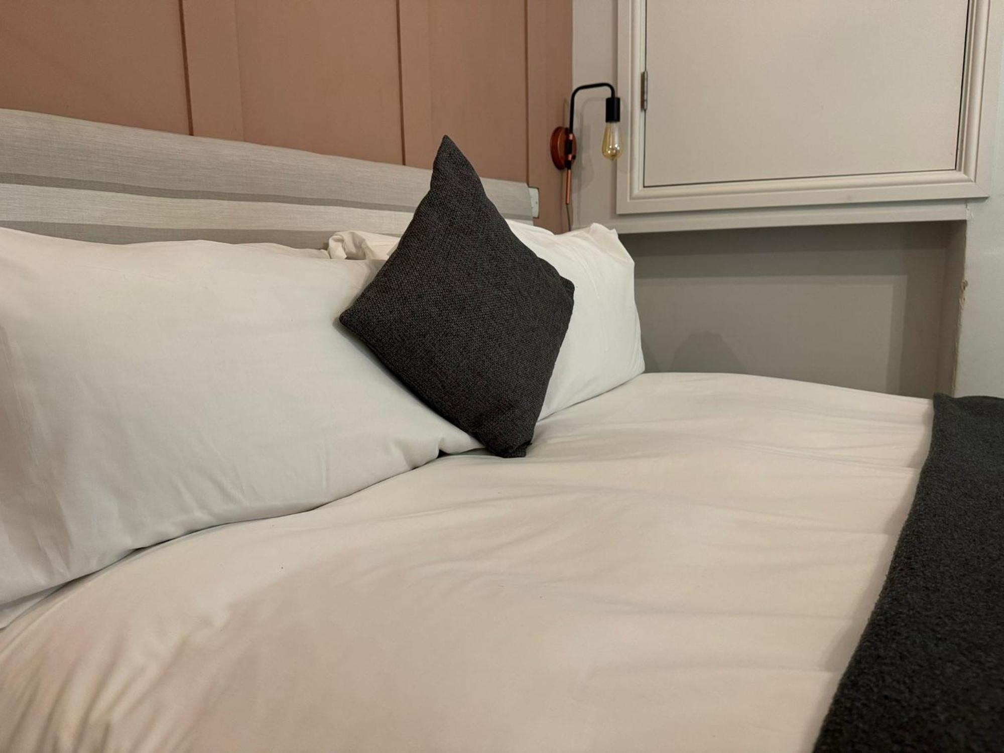 El Camino Suites Stamford Room photo